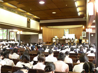 私立自由学園女子部（中学・高校）の講堂